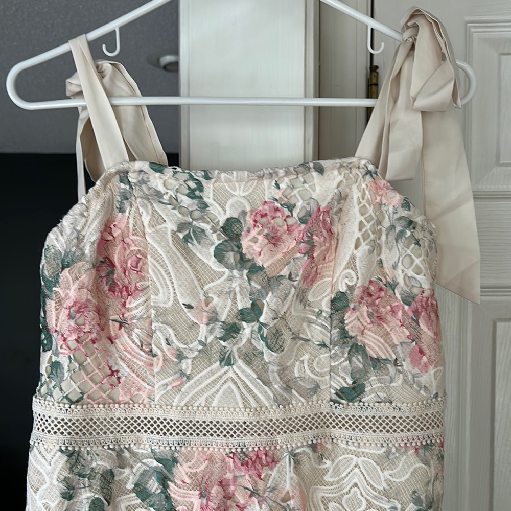 Floral Lace Midi Dress - Picture 2 of 4
